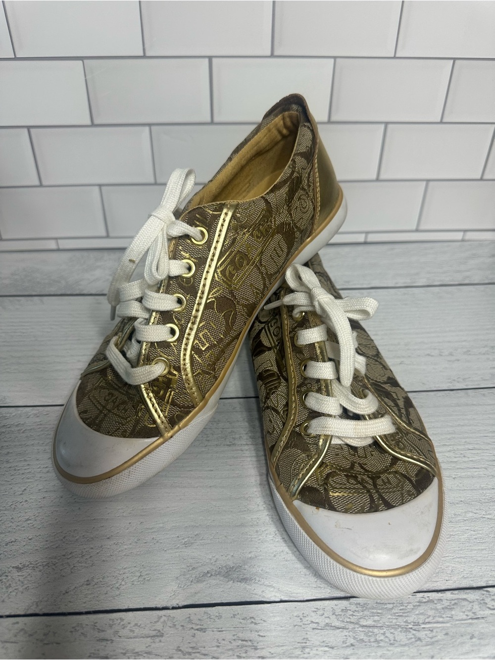 Coach Gold Signature Low-Top Sneakers with White Accents - Picture 2 of 3